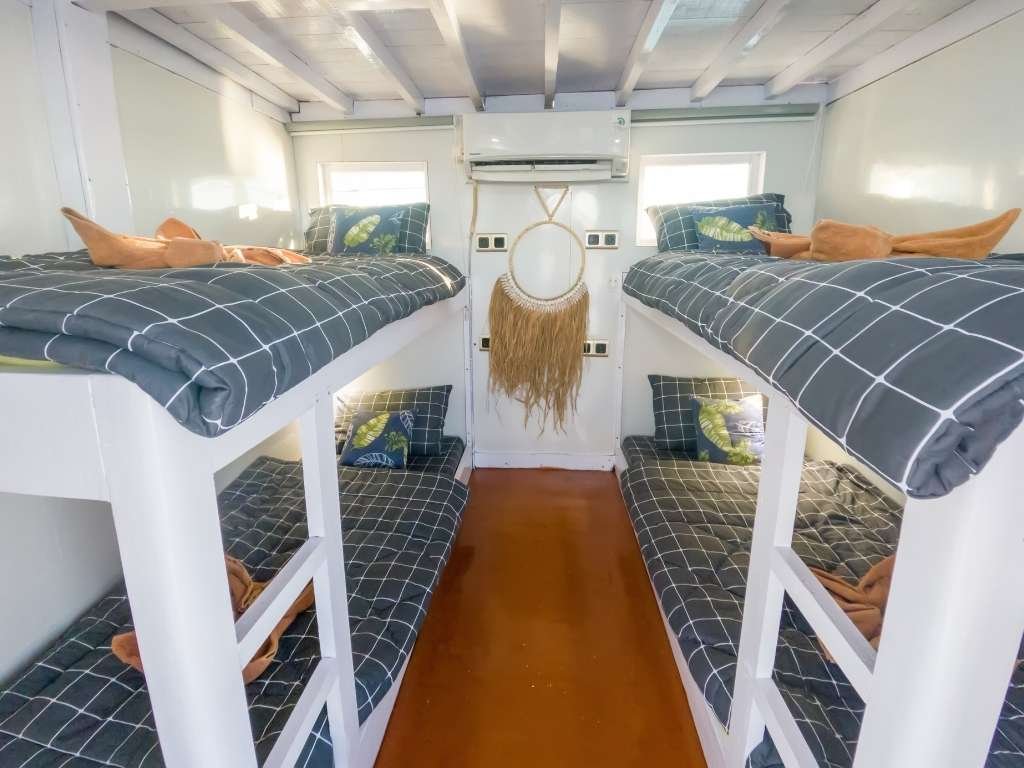 Kabin Sharing Kapal Lamborajo 1: Opsi Bunk Bed AC untuk Rombongan atau Open Trip