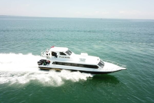 Sewa Speed Boat Pukaya Labuan Bajo